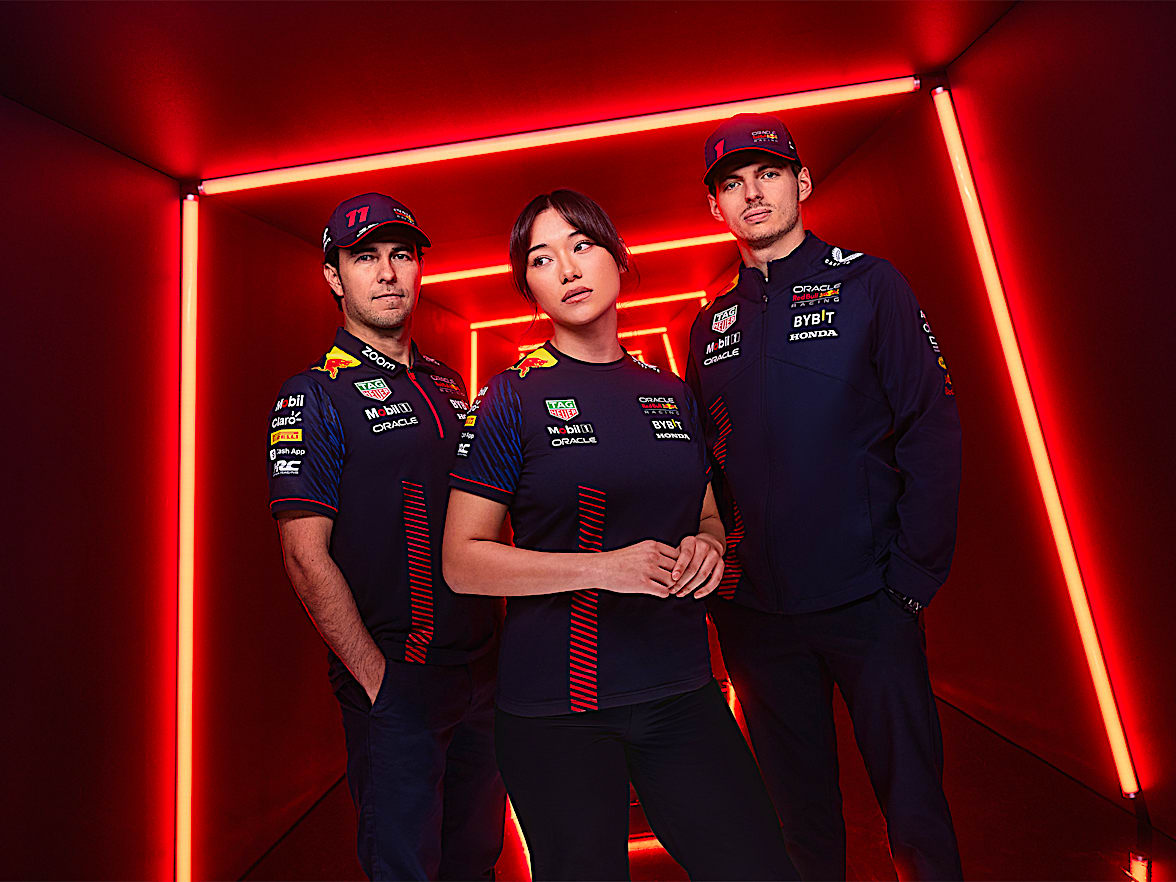 Red Bull Racing F1 Women's 2023 Team T-Shirt- Navy in 2023