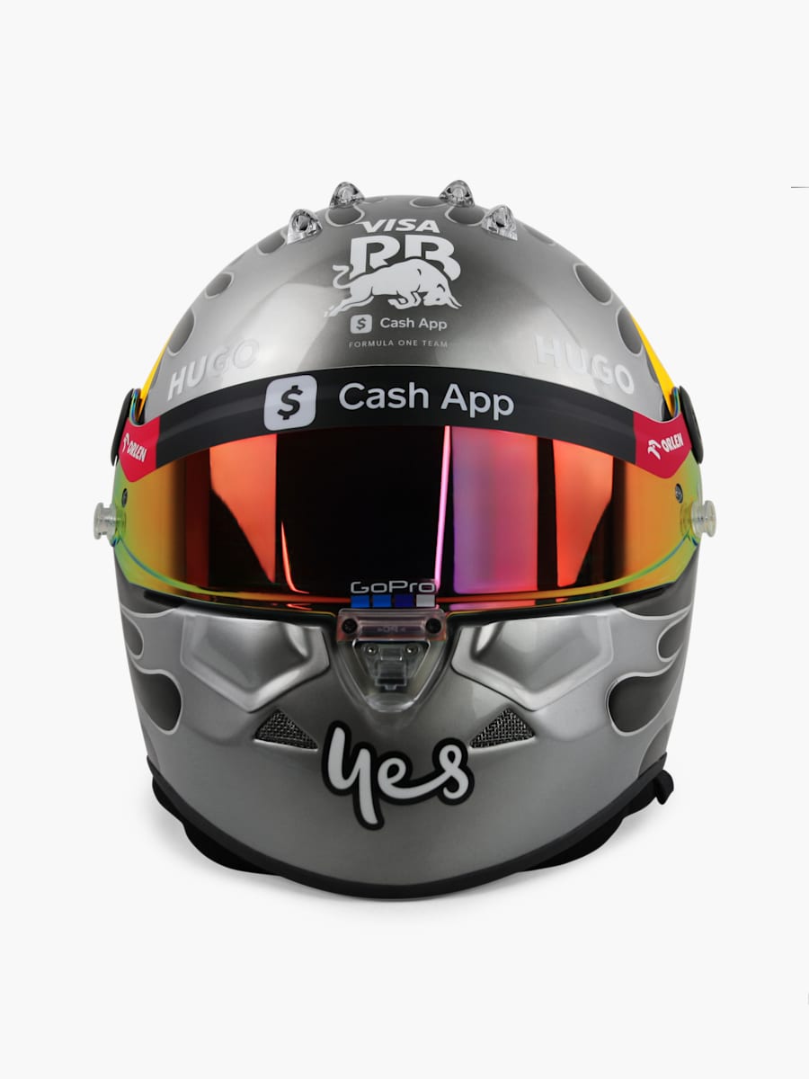 1:2 Daniel Ricciardo 2024 Season Mini Helm (RAB24016): Visa Cash App RB Formula One Team