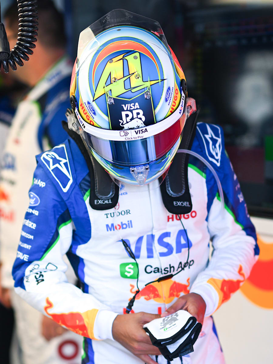 1:2 Arvid Lindblad 2026 Season Mini Helmet (M-RAB26094): Visa Cash App Racing Bulls