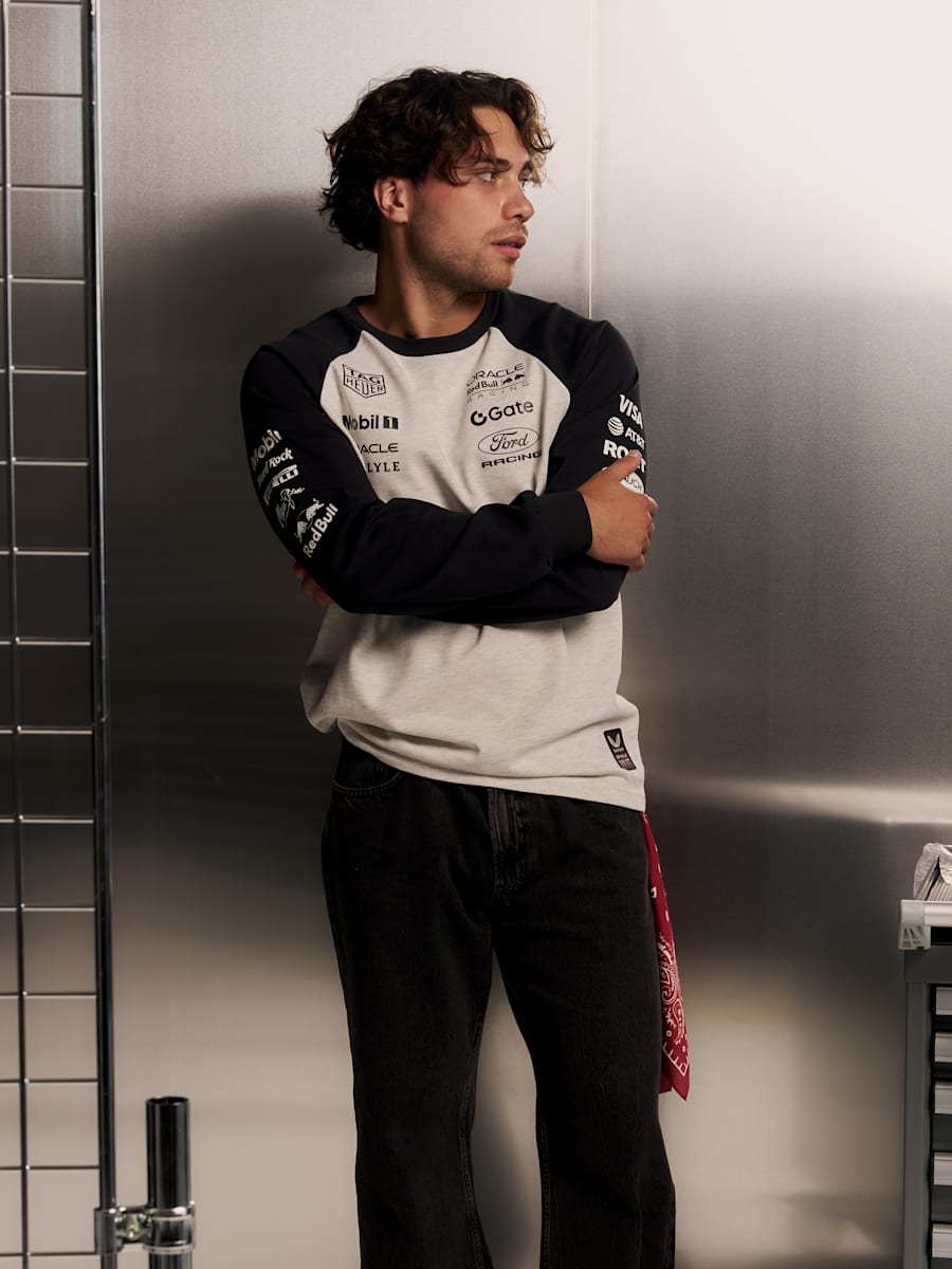 Classic Long-Sleeved T-Shirt (M-RBR26132): Oracle Red Bull Racing