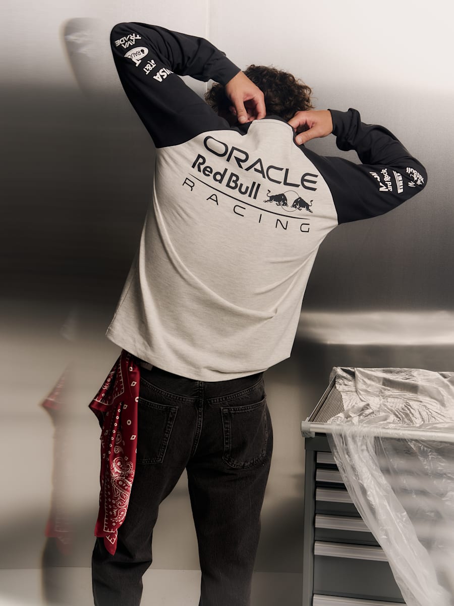 Classic Long-Sleeved T-Shirt (M-RBR26132): Oracle Red Bull Racing