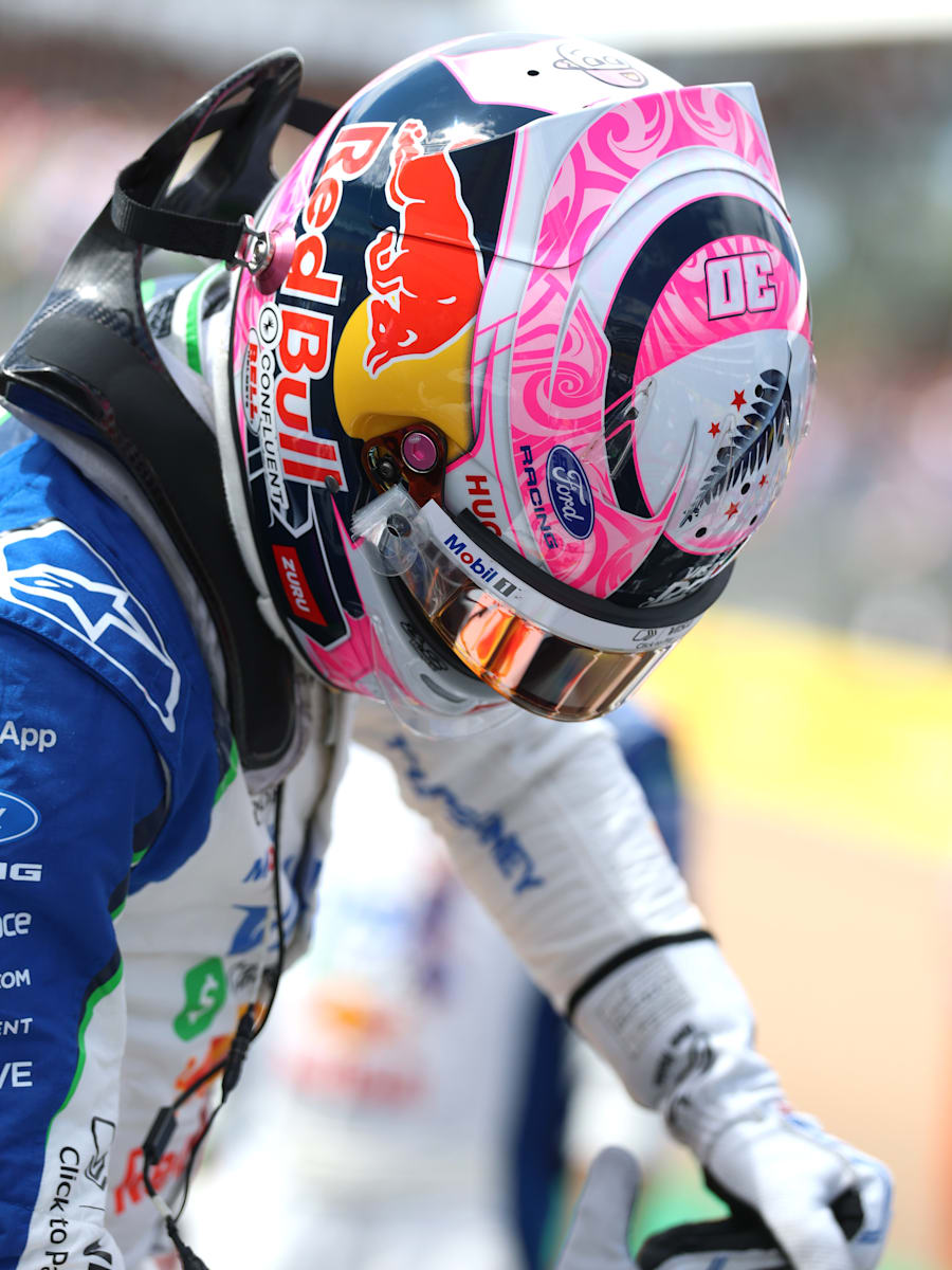 1:5 Liam Lawson 2026 Season Mini Helmet (M-RAB26102): Visa Cash App Racing Bulls