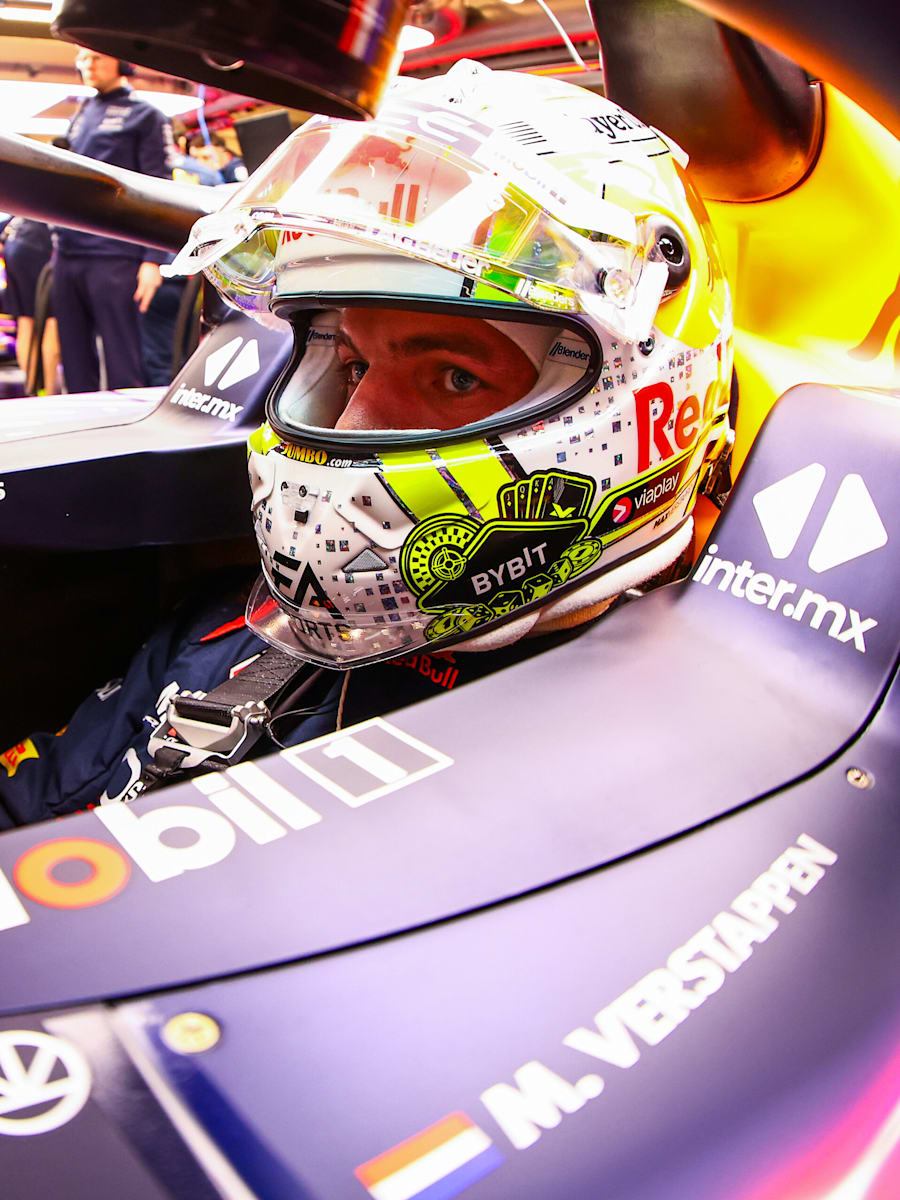 1:4 Max Verstappen Las Vegas GP 2023 Mini Helm (RBR23257): Oracle Red Bull Racing