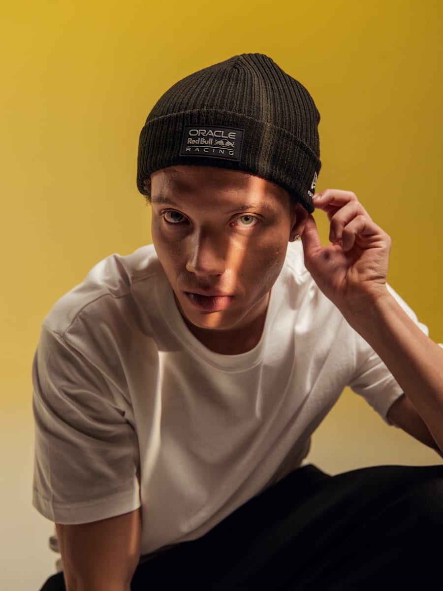 New Era Short Cuff Beanie (M-RBR26013): Oracle Red Bull Racing