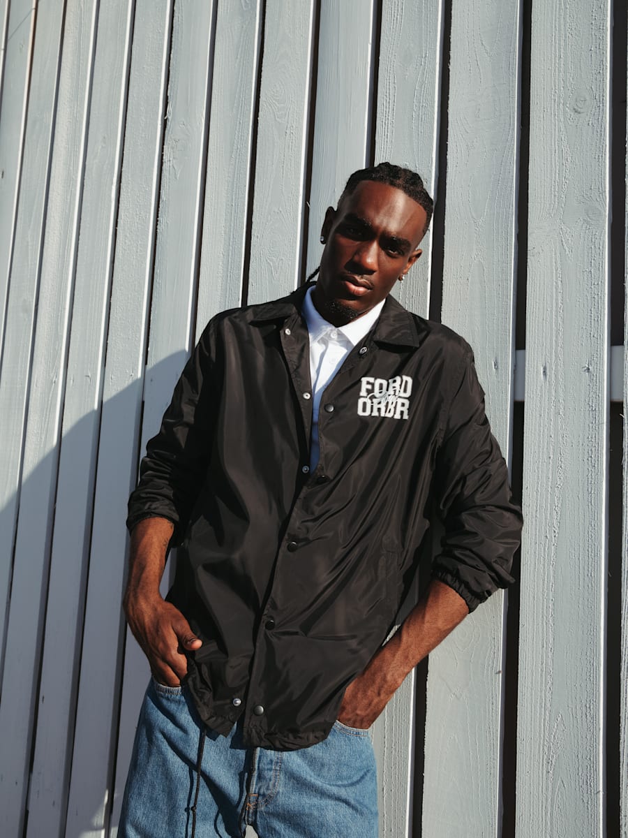 Oracle Red Bull Racing x Ford Coach Jacke (M-RBR26220): Oracle Red Bull Racing