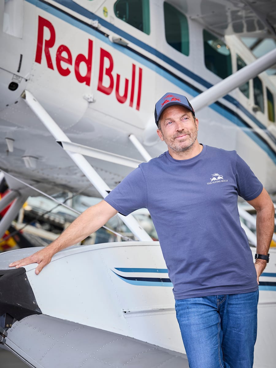 New Era E-Frame Icon Trucker Cap (M-TFB25006): The Flying Bulls