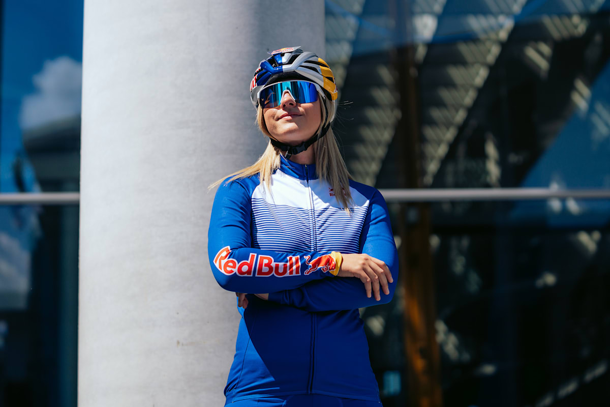 Athletes Bike Jacke (ATH18019): Red Bull Athleten Kollektion athletes-bike-jacke (image/jpeg)